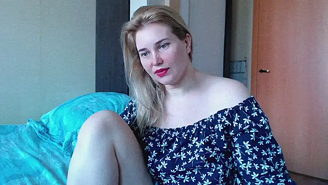 Snapshot of mmmPinUpGirl chatting on June 2026 08:15:01 AM mmmPinUpGirl online show from June 2026 08:15:01 AM