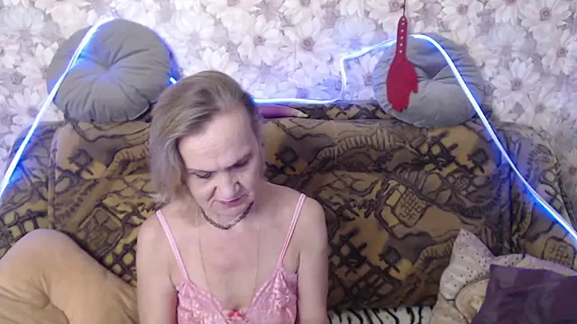 MissBekker online show from October 2025 05:19:02 PM