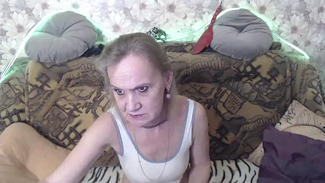 MissBekker online show from November 2025 09:24:01 PM