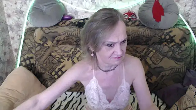 MissBekker online show from June 2026 12:05:02 AM