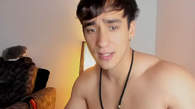 Snapshot of AlexRivera6 chatting on November 2025 07:48:02 PM AlexRivera6 online show from November 2025 07:48:02 PM