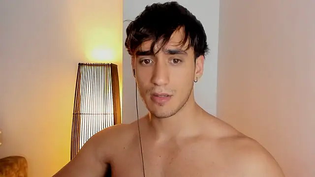 Snapshot of AlexRivera6 chatting on December 2025 01:13:02 AM AlexRivera6 online show from December 2025 01:13:02 AM