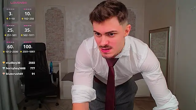 Snapshot of WilsonJules chatting on January 2025 10:35:02 PM WilsonJules online show from January 2025 10:35:02 PM