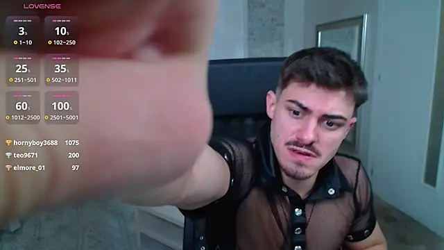 Snapshot of WilsonJules chatting on January 2025 11:39:01 PM WilsonJules online show from January 2025 11:39:01 PM