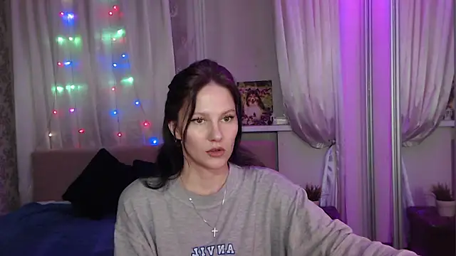 Snapshot of Zlata888 chatting on May 2026 03:19:02 PM Zlata888 online show from May 2026 03:19:02 PM