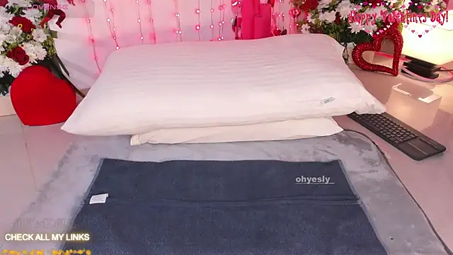 ohyesly  online show from February 2026 10:12:01 AM