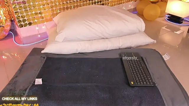 ohyesly  online show from May 2026 09:16:02 AM