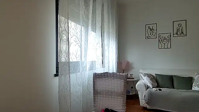 Daleliana online show from April 2026 09:07:01 AM