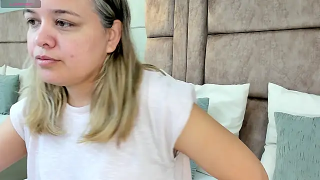 princesaparis online show from February 2025 11:36:01 AM