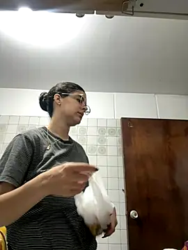  Niah  online show from November 2025 01:19:01 AM