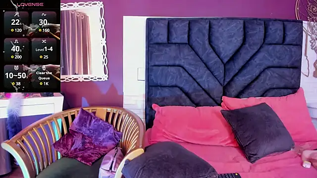 Snapshot of Mia-Bloom chatting on February 2025 06:19:01 AM Mia-Bloom online show from February 2025 06:19:01 AM