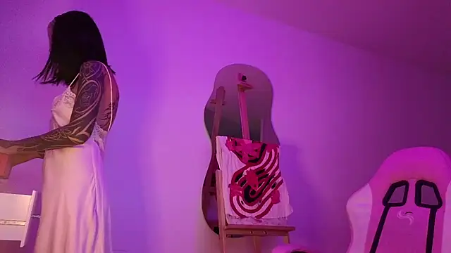 Snapshot of goddess_vee_ chatting on February 2026 03:56:02 AM goddess vee online show from February 2026 03:56:02 AM