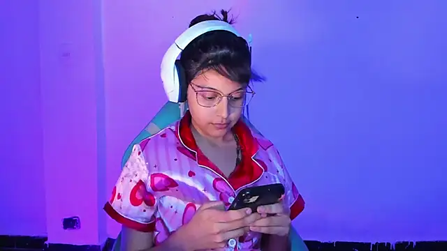 Little Lisy online show from October 2025 04:13:02 AM