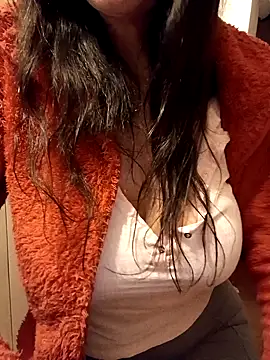 Snapshot of eva750 chatting on December 2024 05:00:01 PM eva750 online show from December 2024 05:00:01 PM