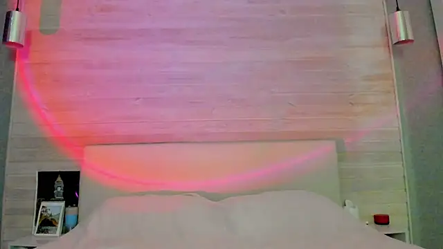 molly hunt  online show from March 2026 03:56:02 AM