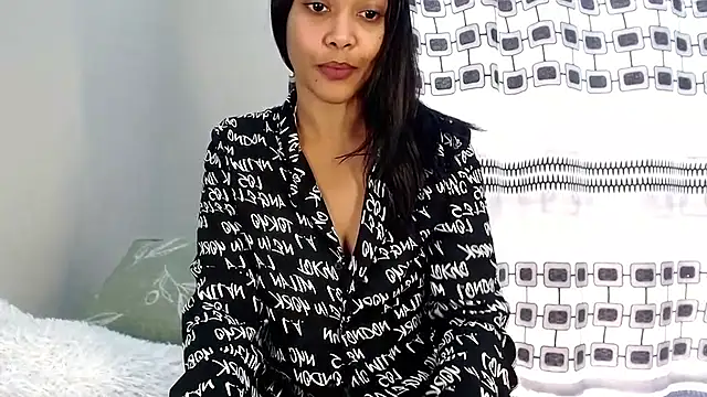 Snapshot of _MoniqueLovay_ chatting on July 2026 11:14:01 AM MoniqueLovay online show from July 2026 11:14:01 AM