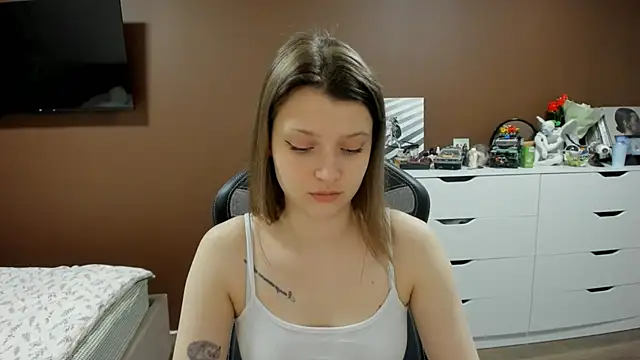 SoniNesti online show from April 2026 02:47:02 PM