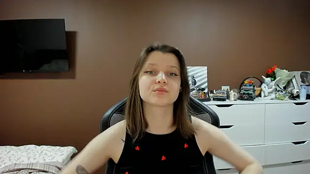 SoniNesti online show from April 2026 02:44:01 PM