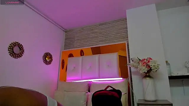 Snapshot of ShaniaBrownn chatting on February 2025 07:38:01 PM ShaniaBrownn online show from February 2025 07:38:01 PM