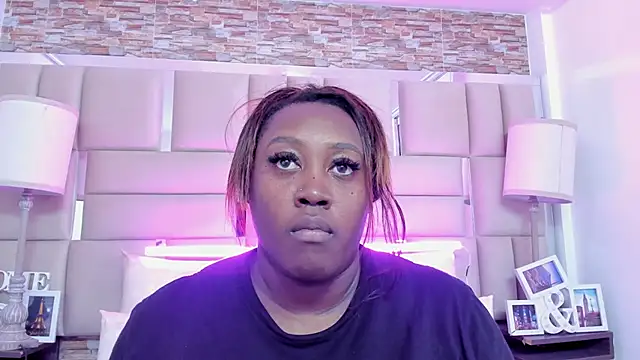 Snapshot of ShaniaBrownn chatting on September 2025 07:40:02 PM ShaniaBrownn online show from September 2025 07:40:02 PM