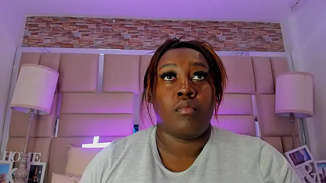 Snapshot of ShaniaBrownn chatting on October 2025 07:42:02 PM ShaniaBrownn online show from October 2025 07:42:02 PM