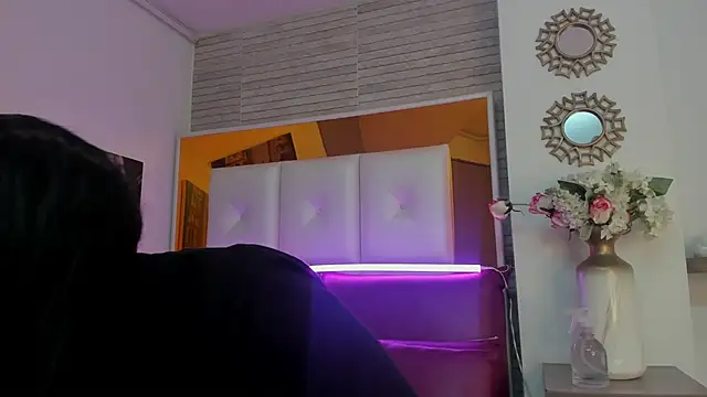 Snapshot of ShaniaBrownn chatting on November 2025 07:57:02 PM ShaniaBrownn online show from November 2025 07:57:02 PM