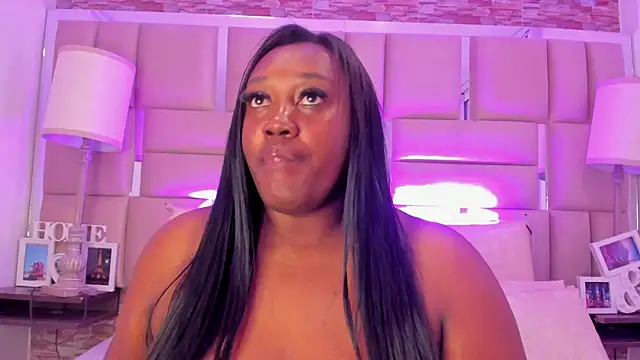 Snapshot of ShaniaBrownn chatting on November 2025 07:56:02 PM ShaniaBrownn online show from November 2025 07:56:02 PM