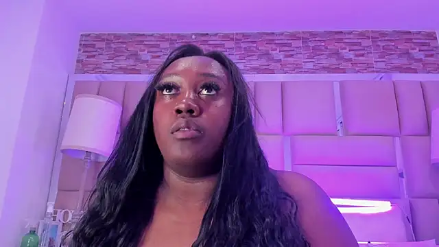 Snapshot of ShaniaBrownn chatting on November 2025 07:43:01 PM ShaniaBrownn online show from November 2025 07:43:01 PM