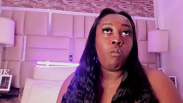 Snapshot of ShaniaBrownn chatting on December 2025 07:53:01 PM ShaniaBrownn online show from December 2025 07:53:01 PM