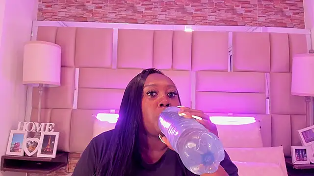 Snapshot of ShaniaBrownn chatting on January 2026 07:49:02 PM ShaniaBrownn online show from January 2026 07:49:02 PM