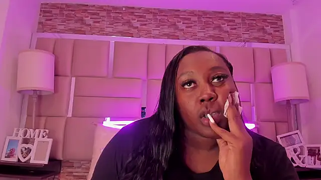 Snapshot of ShaniaBrownn chatting on February 2026 08:03:02 PM ShaniaBrownn online show from February 2026 08:03:02 PM