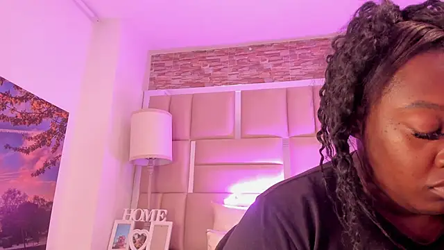 Snapshot of ShaniaBrownn chatting on February 2026 07:21:01 PM ShaniaBrownn online show from February 2026 07:21:01 PM