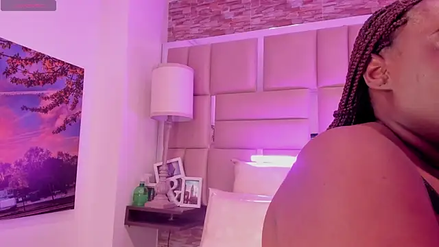 Snapshot of ShaniaBrownn chatting on April 2026 07:55:01 PM ShaniaBrownn online show from April 2026 07:55:01 PM