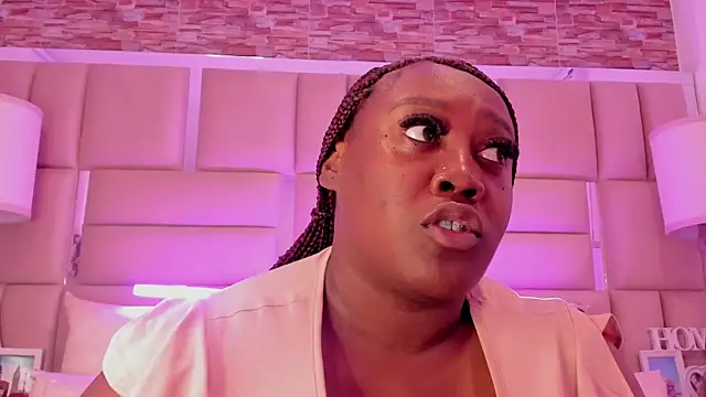 Snapshot of ShaniaBrownn chatting on April 2026 07:19:01 PM ShaniaBrownn online show from April 2026 07:19:01 PM