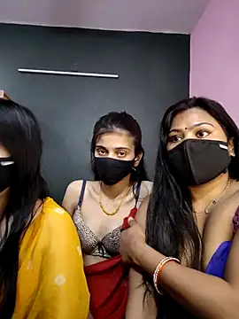 cutee  crazy online show from April 2026 01:44:01 PM