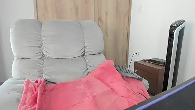 xspecialoomx online show from May 2026 06:57:02 PM