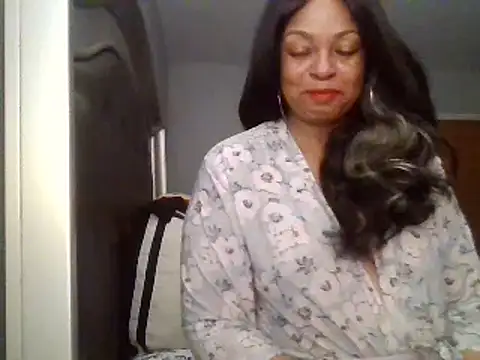 MSweetLindaParks online show from February 2025 11:48:01 PM