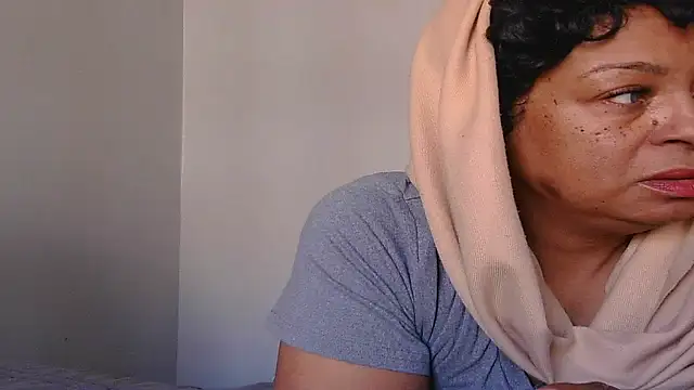 MSweetLindaParks online show from October 2025 06:54:01 PM