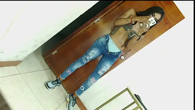 Snapshot of nomy_07 chatting on February 2025 10:27:02 AM nomy 07 online show from February 2025 10:27:02 AM