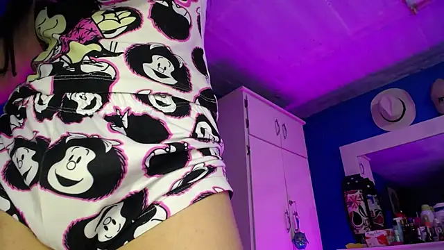 Snapshot of Lunahoney1 chatting on October 2025 07:14:01 PM Lunahoney1 online show from October 2025 07:14:01 PM