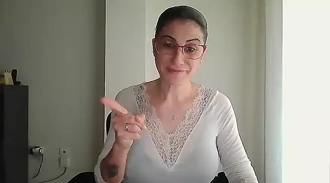 Snapshot of Sanada_hot chatting on January 2025 08:57:02 AM Sanada hot online show from January 2025 08:57:02 AM