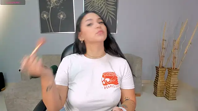 ToriCrossX online show from January 2025 12:18:01 PM