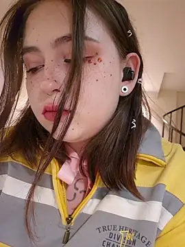 Snapshot of Yammy_Yumi chatting on November 2025 11:31:01 PM Yammy Yumi online show from November 2025 11:31:01 PM