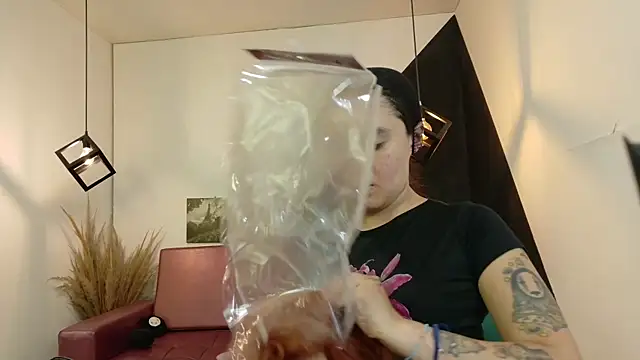 Perla Campbell online show from October 2025 07:03:02 PM