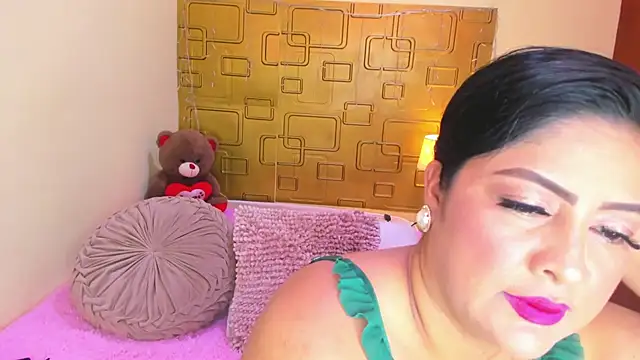 Julia Haye online show from May 2026 03:01:01 AM