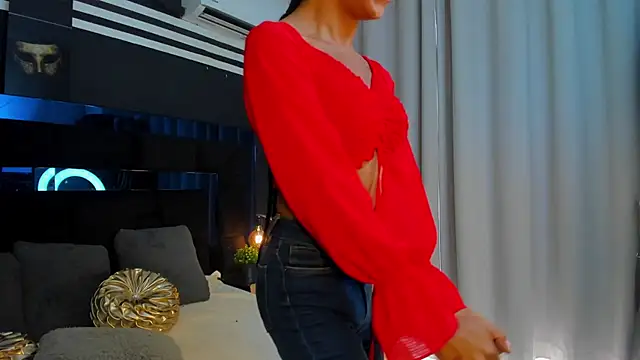 Snapshot of KatalinaMillan chatting on February 2025 08:05:02 PM KatalinaMillan online show from February 2025 08:05:02 PM