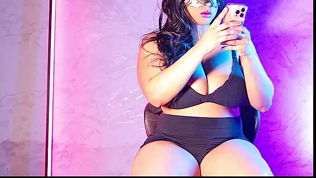 Snapshot of Morenahotcam chatting on February 2026 10:26:01 PM Morenahotcam online show from February 2026 10:26:01 PM