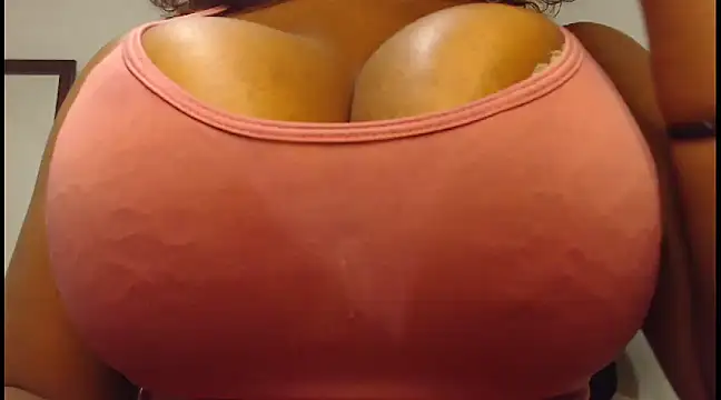 Snapshot of biggracie chatting on March 2025 06:40:02 PM biggracie online show from March 2025 06:40:02 PM