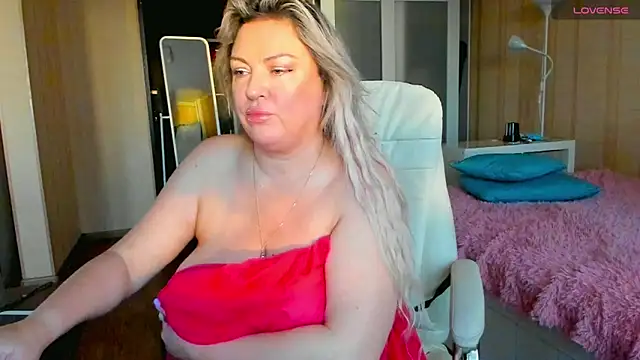 Snapshot of PamHardFuck chatting on December 2025 11:48:01 AM PamHardFuck online show from December 2025 11:48:01 AM