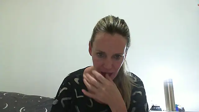 Snapshot of Annylove1 chatting on February 2025 12:41:02 AM Annylove1 online show from February 2025 12:41:02 AM